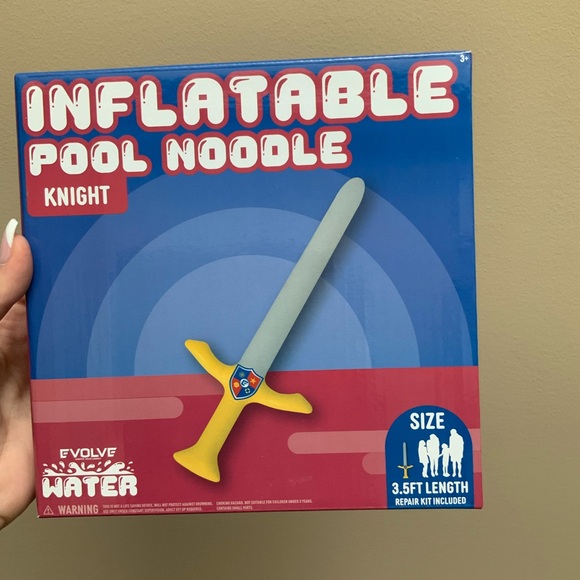 EVOLVE WATER Inflatable Pool Noodle Knight Sword 3.5 FT BRAND NEW All Ages - Picture 3 of 7